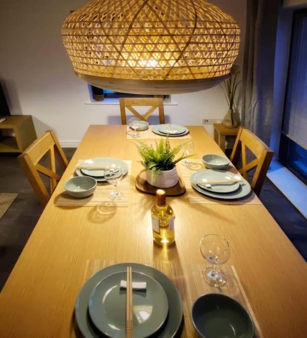 Japanese Style Muji Two-Bedroom Apt سوانسي المظهر الخارجي الصورة