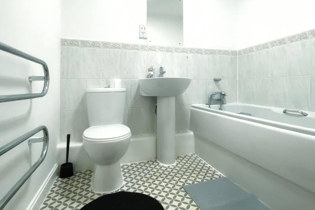 Japanese Style Muji Two-Bedroom Apt سوانسي المظهر الخارجي الصورة
